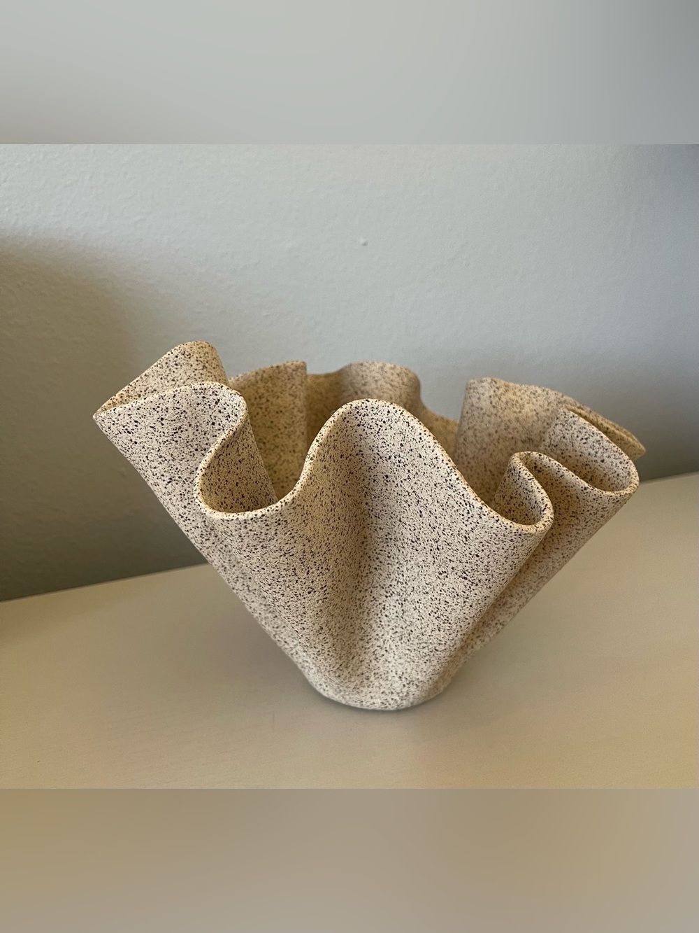 “CURIOUS CLAY” CERAMIC RUFFLE BOWL - Picture 2 of 10